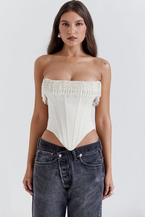 Pearls Fringed Trim Boat Neck Strapless Irregular Crop Corset-White Satin Fashion, Luxurious Dresses, Radiate Confidence, Middle Age Fashion, Inner Goddess, Weave Style, Cropped Tops, Satin Top, Solid Clothes