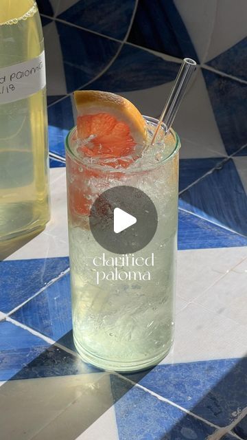 Colette’s Cocktails on Instagram: "the clarified paloma 🍊🧊🍈 this recipe makes about 6-8 cocktails!!

stir together:
2.5 cups grapefruit juice
2.5 cups tequila 
1 cup lime juice
3/4 cup agave
pour this cocktail into 1.5 cups whole milk (make sure to pour into the milk!! not the other way around!!!!)
cover and let curdle for 1-5 hours 

strain through coffee filter or cheese cloth (I used cheese cloth and i think a coffee filter works better for this so I recommend that if you have it!)
this is going to take a long time to strain through. mine took about 6 hours. 

bottle and store in the fridge. this will last months!!!

serve over clear crushed ice and top with club soda. garnish with a grapefruit slice and enjoy!!!!

#clarifiedcocktails #clarifiedpaloma #clarifiedmargarita #paloma #mar Grapefruit Slice, Holiday Dinners, Mexican Foods, Club Soda, Grapefruit Juice, Crushed Ice, Coffee Filter, Cheese Cloth, Whole Milk