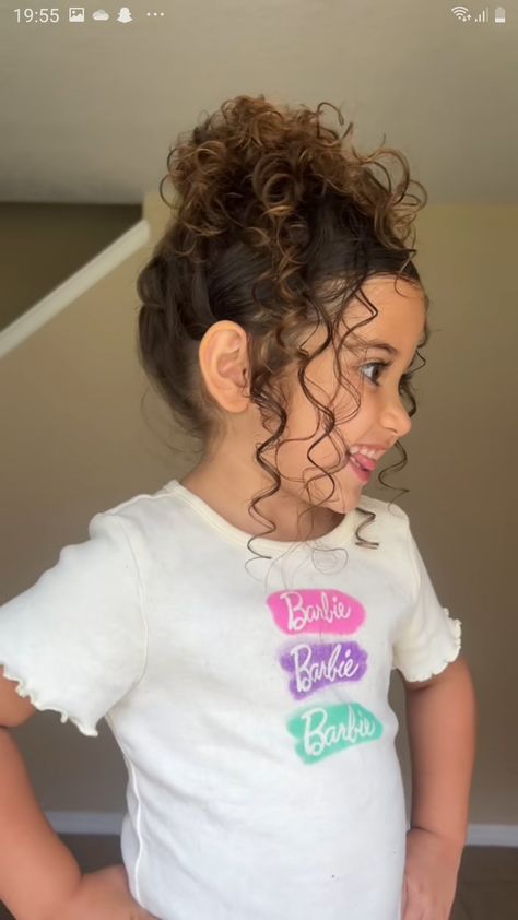 Curly Hair Toddler Girl, Curly Hair Toddler, Curly Hair Baby, Messy Curly Hair, Baby Gril, Ella Bella, Hairstyle Examples, Kids Curly Hairstyles, Chocolate Hair