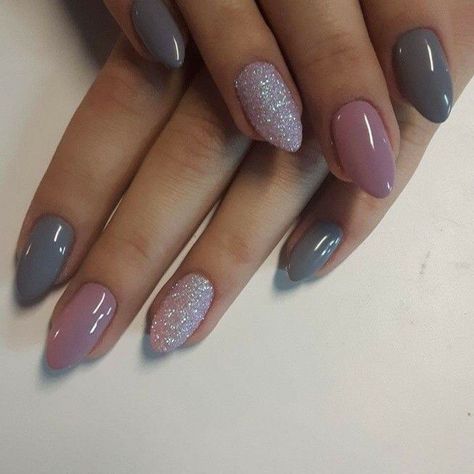 Gray Autumn Nails, Pink And Nails Gray, Purple Fall Manicure, Grey Shellac Nails Designs, Grey And Mauve Nails, Pretty Grey Nails, Dusty Purple Nail Designs, Grey Autumn Nails, Grey Pink Nails Ideas