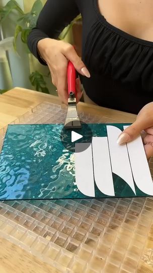 this is how you cut stained glass | Julyendy Stained Glass Box Patterns Free, Stained Glass Corners, Easy Stained Glass Projects, Stained Glass Ideas, Stained Glass House, Modern Stained Glass Panels, Stained Glass Frames, Stained Glass Patterns Free, Modern Stained Glass