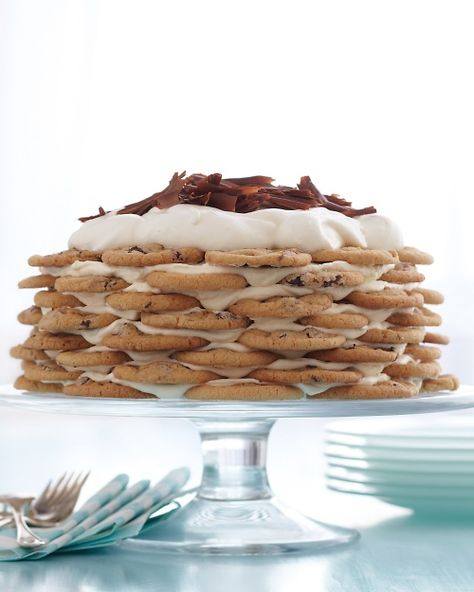 Chocolate Chip Cookie Icebox Cake Recipe -- The cake starts out sturdy but softens overnight in the fridge. At that point, it can be sliced into pieces like a traditional cake. Martha Stewart Chocolate Chip Cookies, Cookie Icebox Cake, Celebration Chocolate, Icebox Cake Recipes, Dessert Oreo, Martha Stewart Recipes, Chocolate Chip Cookie Cake, Icebox Cake, Köstliche Desserts