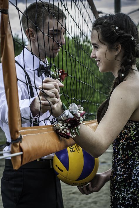 Did this for my grad.  My boyfriend played volleyball when he was in high school and volleyball is a huge part of my life so this picture was a really cute couple photo idea for us. Took this on a beach volleyball court. Volleyball Couple, Beach Volleyball Court, Prom Picture Poses, Grad Photography, Play Volleyball, Prom Poses, Volleyball Pictures, Cute Couples Photos, Prom Pictures