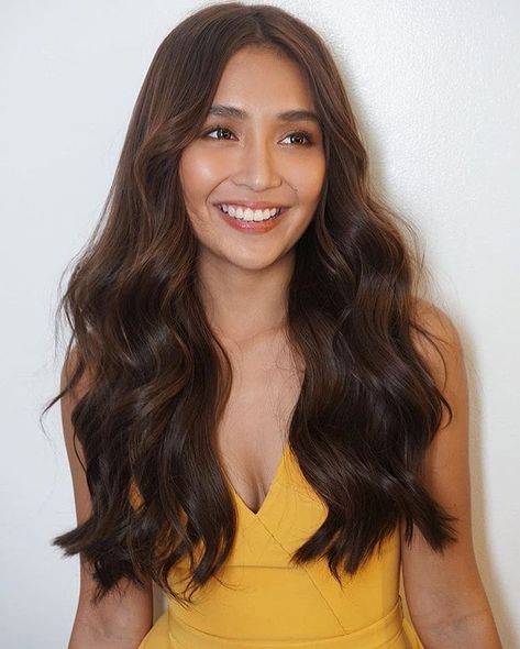 Kathryn Bernardo 🌟 Filipina Hair, Kathryn Bernardo Photoshoot, Hair Color For Tan Skin, Hair Color For Morena, Filipino Hair, Kathryn Bernardo, Dye My Hair, Asian Hair, Hair Color Dark