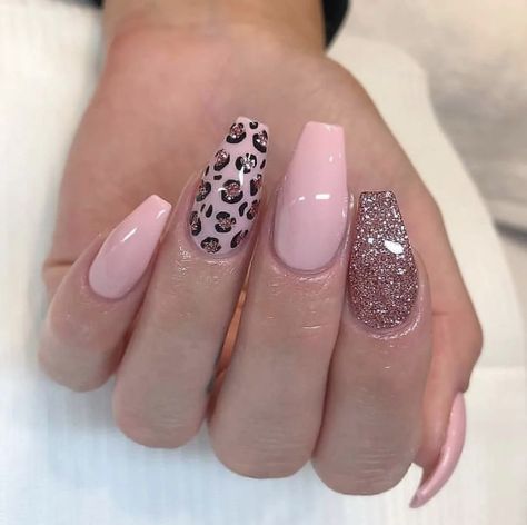 Pink Casket, Casket Nails, Nail Design Glitter, Cheetah Print Nails, Cheetah Nail Designs, Animal Print Nails Art, Cheetah Nails, Airbrush App, Leopard Print Nails