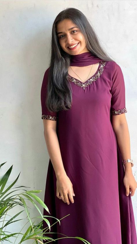 Aline Kurti Neck Design, Georgette Churidar Designer Latest, Cotton Kurti Set Designs, Chudi Neck Designs Latest, Plain Georgette Kurtis, Work Kurti Designs Latest, Georgette Kurta Designs, Kurthi Models Latest Neck, Georgette Churidar Design