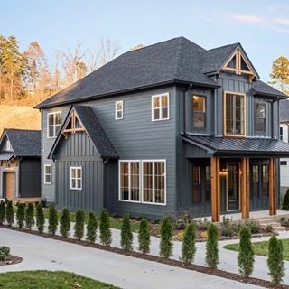 Black Modern Farmhouse, Gray House, House Tree, Exterior Paint Colors For House, Modern Farmhouse Exterior, Exterior Remodel, Casa Exterior, Black House Exterior, Metal Building Homes