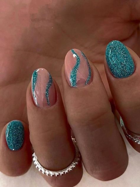 glittery teal nails with swirls Flash Nails Design, Turquoise Nail Ideas, Flash Gel Nail, Universal Nails, Turquoise Nail Art, Turquoise Nail Designs, Pure Nails, Teal Nail Designs, January Nail Designs