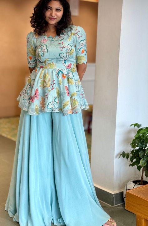 Long Crop Top Designs For Lehenga, Skirt Plazo With Kurti, Plazzo Top Designs Latest, Narayan Pet Long Frock, Plazo Top Designs, Latest Traditional Indian Wear For Women, Trendy Western Outfits For Women, Crop Tops Lehenga, Crop Top Lehenga Designs