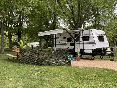 Diy Privacy Screen, Diy Screen, Patio Privacy, Lawn Chairs, Rv Stuff, Privacy Screen, Unique Spaces, Patio Decor, Recreational Vehicles