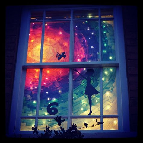 Christmas Advent Window Ideas, Advent Windows Ideas, Christmas Advent Window, Advent Window Ideas, Advent Windows, Advent Art, Christmas Chalkboard Art, Xmas Flowers, Window Crafts