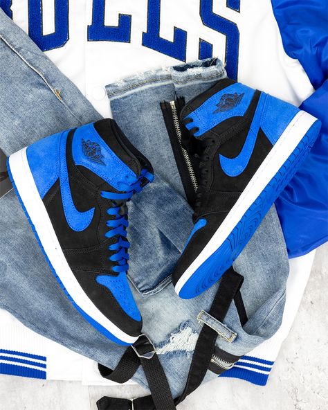 Elevate your style with the Air Jordan 1 Retro High OG 'Royal Reimagined,' paired with a Chicago Bulls Starter jacket and Breyer's Buck 50 hat. A look that's truly reimagining the game. 👟 #AirJordan1 #RoyalReimagined #SneakerStyle #FashionCombo #OOTD #Streetwear #SneakerHeads #ChicagoBulls #StarterJacket Jordan 1 Royal Blue, Thunder Outfit, Jordan 1 Royal, Jordan 4 Red, Jordan 4 White, Ootd Streetwear, Blue Thunder, Sell Shoes, Starter Jacket