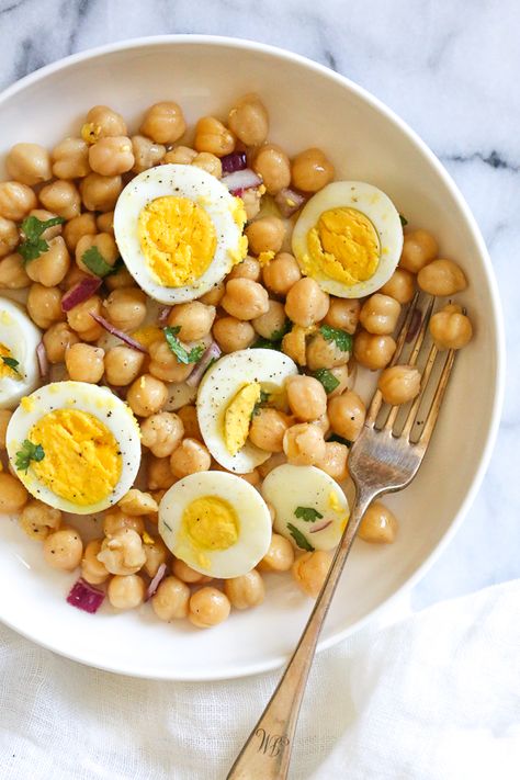 Chickpea Egg Salad, Egg And Grapefruit Diet, Hard Boiled Egg Recipes, Egg Diet Plan, Chick Pea, Boiled Egg Diet, Egg Salad Recipe, Eat Seasonal, Egg Diet