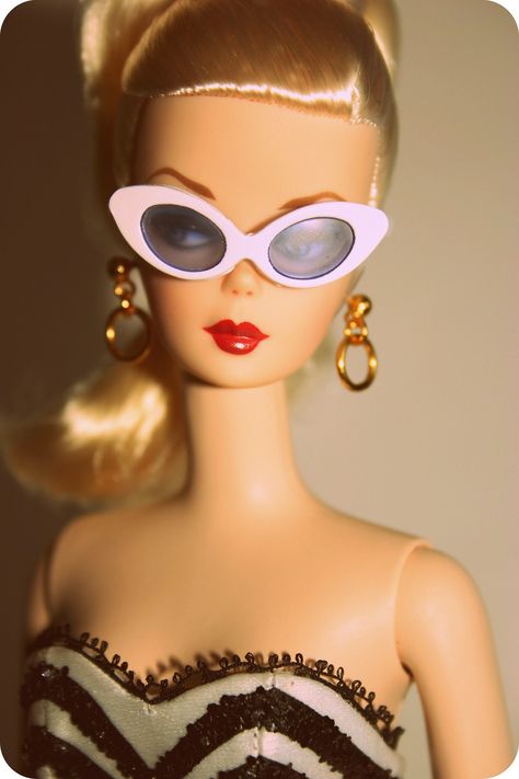 50s Barbie Doll, 50s Barbie, Vintage Barbie Outfits, Crazy Barbie, Barbie Aesthetics, Creative Shoots, Barbie Pics, Barbie Gifts, Barbie Ideas