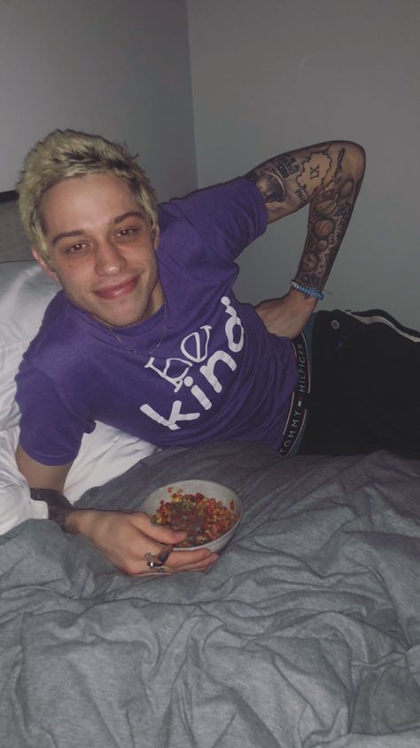 Pete Davidson Wallpaper, Pete Davison, Guy Code, Pete Davidson, The Wallpaper, Snl, Saturday Night Live, White Boys, Fav Celebs