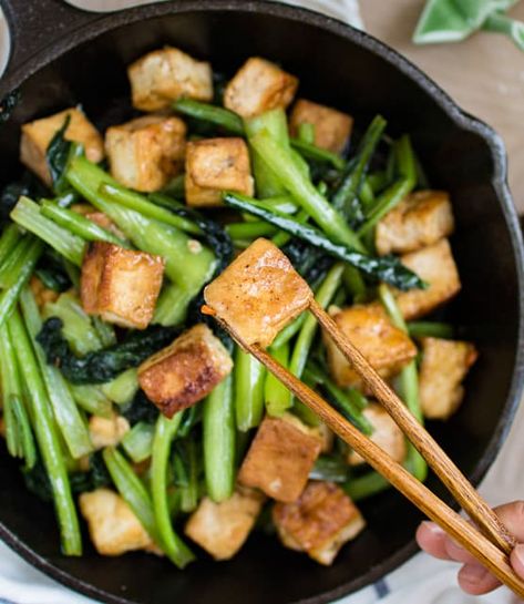 Healthy Vegan Dinner Recipes, Choy Sum, Garlic Sauce Recipe, Chinese Green, Tofu Dishes, Chinese Greens, Vegan Lunch Recipes, Vegan Gluten Free Recipes, Food Articles