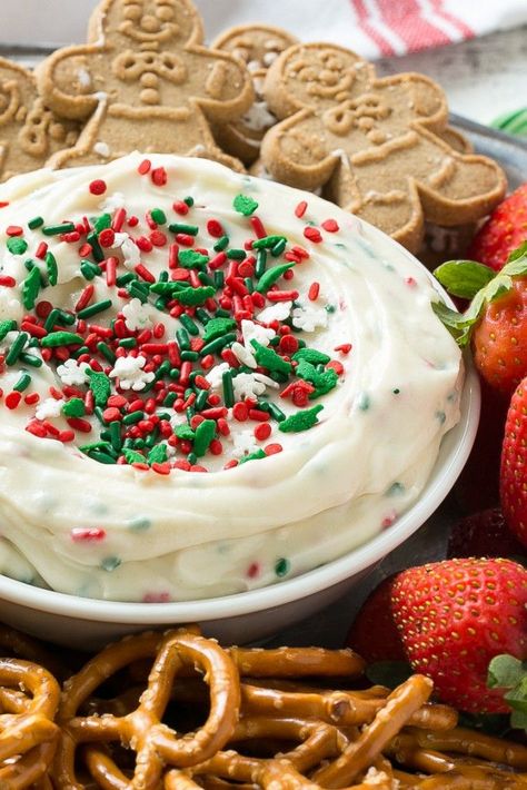 This Christmas cookie dough dip has a fluffy and creamy base that's swirled with plenty of holiday sprinkles and served with fruit and cookies for dipping. It only takes 5 minutes to make! #HolidayWithChobani Ad Christmas Cookie Dough Dip, Christmas Party Dips, Christmas Vegetable, Creative Appetizers, Christmas Cookie Dough, Snacks Christmas, Christmas Dip, Appetizers Christmas, Cookie Dough Dip