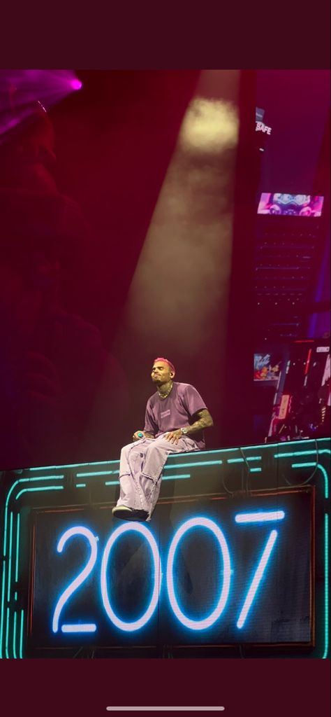 Chris Brown On Stage, Chris Brown Under The Influence Tour, Under The Influence Chris Brown, Chris Brown Under The Influence, Chris Brown Concert, Brown Pics, Chris Brown Tour, Chris Brown Photos, Chris Brown Wallpaper