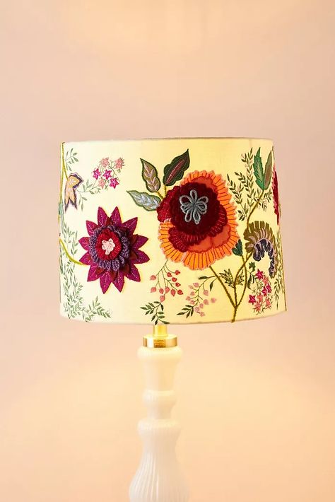 lamps Diy Lamp Shade, Unique Lamps, Lorde, Garden Lamps, Unique Lighting, Lamp Shades, Lampshades, Shop Decoration, Light Shades