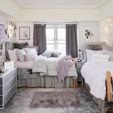 Purple Dorm Rooms, College Bedroom Decor, College Dorm Room Inspiration, Dream Dorm Room, Dorm Room Styles, Shared Girls Bedroom, College Room Decor, College Dorm Ideas, College Bedroom