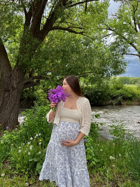 Modest Sundress Aesthetic, Pregnant Sundress, Aesthetic Maternity Outfits, Cottage Core Summer, Pregnancy Timeline, Casual Maternity Outfits, Pregnancy Outfit, Cute Pregnancy Pictures, Cute Asian Babies