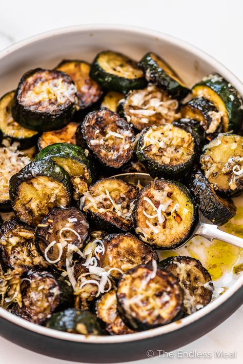 Garlic Parmesan Zucchini, Italian Seasoning Recipe, Zucchini Side Dishes, Baked Lasagna, How To Cook Zucchini, Spring Recipe, Sauteed Zucchini, Zucchini Salad, Parmesan Zucchini