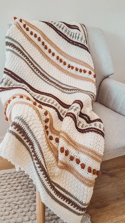 Crochet Blanket Neutral Colors, Boho Crochet Blanket, Crochet Blanket Colors, Blanket Couch, Modern Crochet Blanket, Giant Yarn, Crochet Throw Pattern, Throw Blanket Pattern, Chunky Crochet Blanket