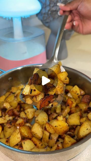 Jas✨LETS BAKE! | Breakfast Potatoes 🥔 

Breakfast potatoes are always my favorite side dish for breakfast 🥰 they’re super simple & easy to make so let get... | Instagram How To Prepare Potatoes, Easy Potato Breakfast Ideas, Boiled Potatoes Recipes, Diced Potato Recipes, Different Ways To Cook Potatoes, Breakfast Skillet Potatoes, Boiled Potato Recipes, Yellow Potatoes Recipes, Boiled Potatoes Recipe