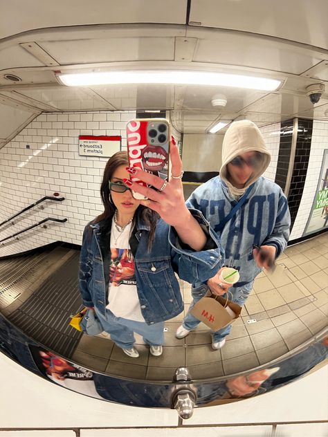 Convex mirror subway tube London aesthetic streetwear double denim denim jacket sunglasses jeans mirror selfie duo pic idea spring fashion Mirror Selfie With Guy Best Friend, Cool Inspo Pics, Matching Sambas Couple, Streetstyle Couple Aesthetic, Couple Fit Pics Ideas, Japan Friends Aesthetic, Tokyo Couple Aesthetic, Guy Duo Poses, Japan Couple Photo