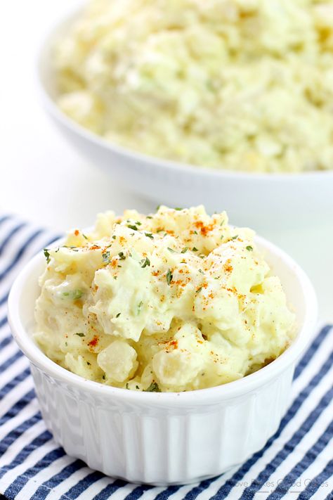 Simple is best when it comes to recipes like this Old-Fashioned Potato Salad! It tastes just like grandma made it! Basic Potato Salad, Picnic Salads, Bacon Ranch Potato Salad, Old Fashioned Potato Salad, Cooking Potatoes, Ranch Potato Salad, Potatoe Salad, Best Potato Salad Recipe, Creamy Peas