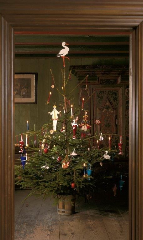 Danish Christmas Tree, Natal Country, Danish Christmas, Christmas Trends, Christmas Past, Primitive Christmas, Noel Christmas, Christmas Mood, Holiday Inspiration