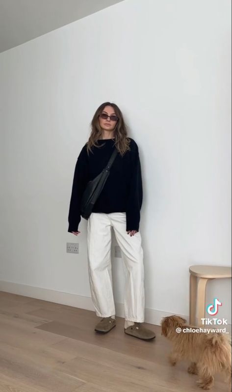 Danish Outfit Street Style, White Tapered Pants Outfit, Outfits With Loose Pants, White Carhartt Pants Outfit, Minimal Preppy Style, Boston Fashion Spring, White Painters Pants Outfit, Pottery Class Outfit Aesthetic, White Pant Fall Outfit