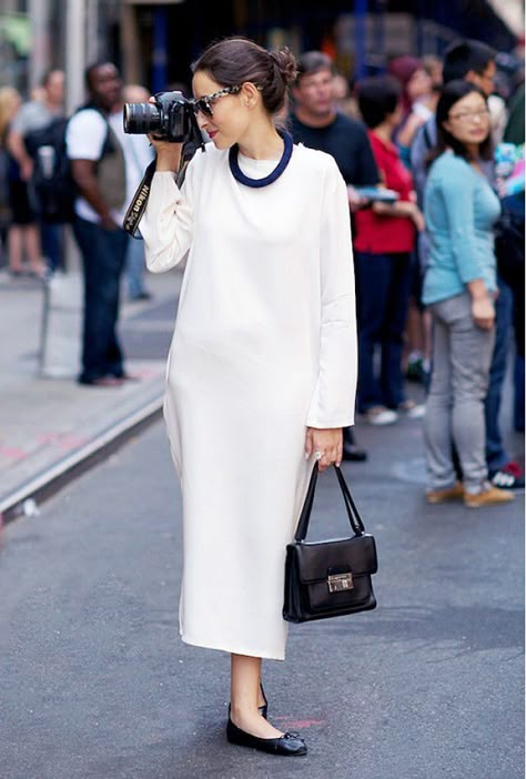 White Dress Styles, Classic Dresses, Hello Lover, Minimal Chic, Olivia Palermo, Minimal Style, 가을 패션, Street Chic, Mode Inspiration