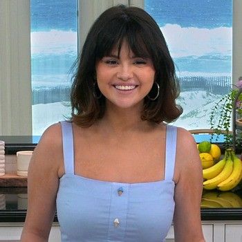 Selena Gomez Bangs Short Hair, Selena Gomez Hair Short, Selena Gomez Bob, Selena Gomez Bangs, Short Long Bob, French Haircut, Selena Gomez Short Hair, Bobs For Round Faces, Selena Gomez Hair