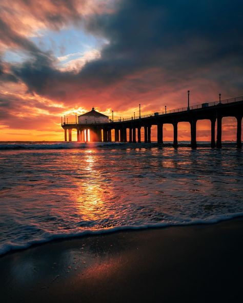 Hohenzollern Castle, Manhattan Beach Pier, Borobudur Temple, Iceland Photos, Victorian Townhouse, Beach Tattoo, Beach Pier, Basque Country, Manhattan Beach