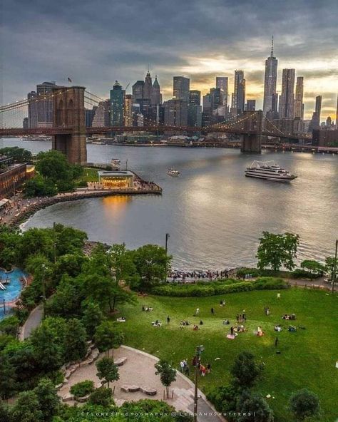 Future Cities, New York Wallpaper, Brooklyn Park, Nyc Baby, Brooklyn Bridge Park, Nyc Aesthetic, Nyc Life, New York Aesthetic, New York Life