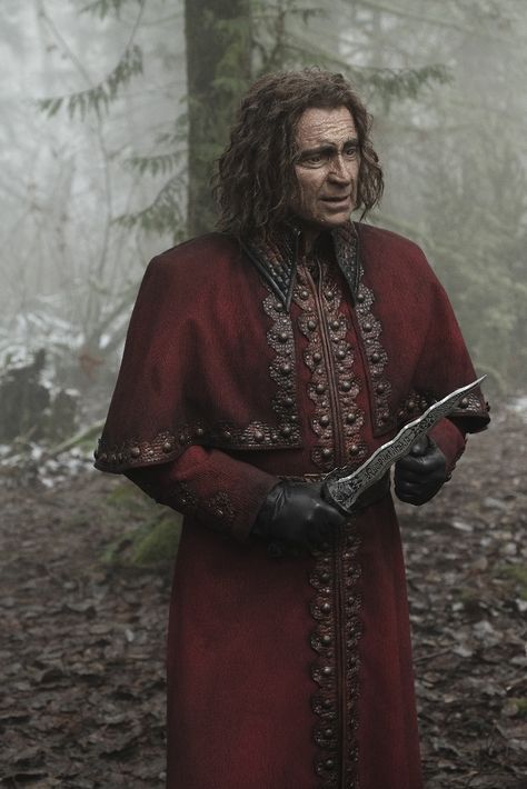 Once Upon a Time season 6, episode 13, "Ill-Boding Patterns" Ouat Rumplestiltskin, Ouat Funny, Emilie De Ravin, Once Up A Time, Im A Survivor, The Dark One, Robert Carlyle, Male Characters, Popular Shows