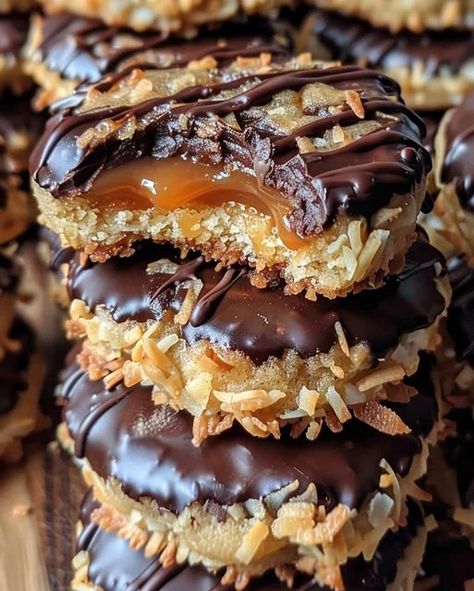 Coconut Chocolate Cookies, Carmel Fudge, Coconut Caramel Cookies, Chocolate Coconut Cookies, Caramel Coconut, Coconut Chocolate Chip Cookies, Fudge Cookies, Christmas Baking Recipes, Coconut Chocolate