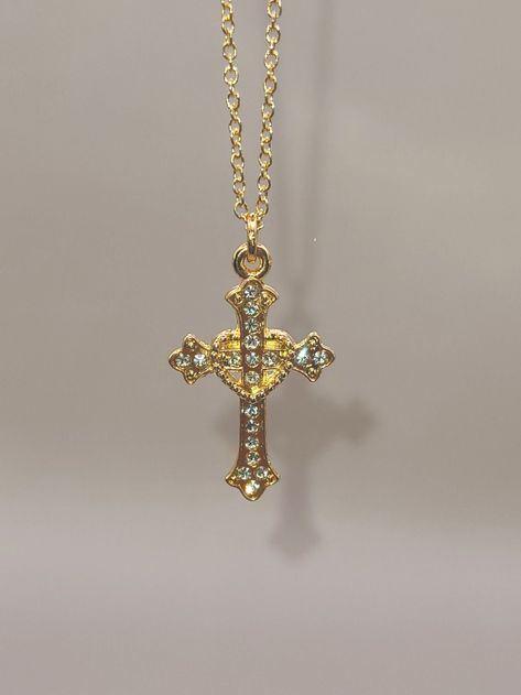 We have an adjustable 18k gold plated or gold tone stainless steel chain necklace with a 1-inch gold cross pendant. This necklace makes for a great addition to your collection or for anyone anytime of the year. Cute Cross Necklace, Gold Rosary Necklace, Cross Chain Necklace, L Necklace, Cross Jewelry Necklace, Crystal Bead Jewelry, Stainless Steel Chain Necklace, Belly Jewelry, Gold Pendant Jewelry