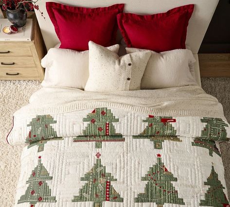 Arden Tree Handcrafted Applique Quilt | Pottery Barn Barn Christmas, Pottery Barn Christmas, Holidays Ideas, Christmas Bedding, Tree Quilt, Christmas Living Rooms, Christmas Bedroom, Christmas Quilts, Christmas Quilt