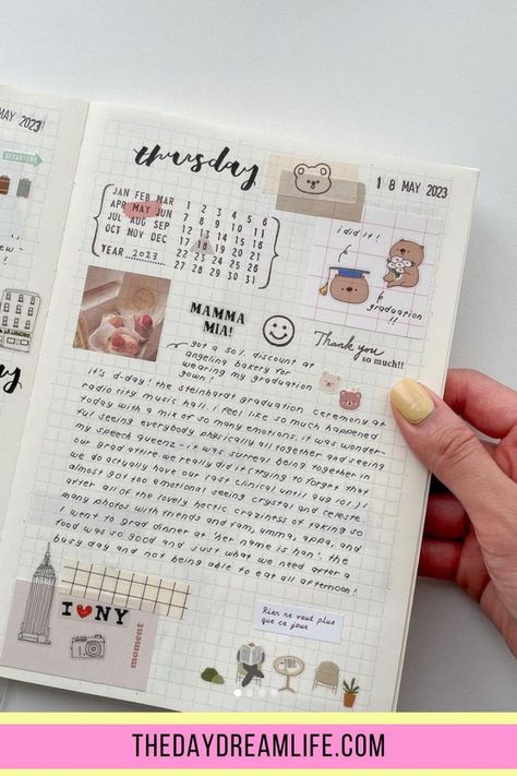 18 Inspiring Bullet Journal Layouts to Spark Your Artistic Fire studentbulletjournalinspiration #dailyplanneruk #digitalplannergirl📒. Daily Tracker Bullet Journal, Bullet Journal First Page, Life Raft, How To Bullet Journal, Simple Weekly Planner, Bullet Journal Minimalist, Bullet Journal Spreads, Journal Layouts, Pretty Journals