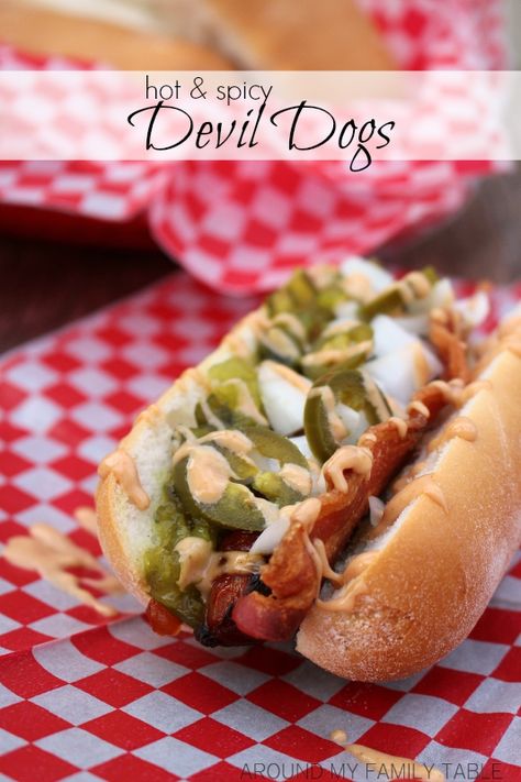 Spicy Hot Dog, Street Hot Dogs, Spicy People, Hot Dog Sauce, Gourmet Hot Dogs, Hot Dogs Recipes, Hot Dog Toppings, Burger Dogs, Devil Dogs