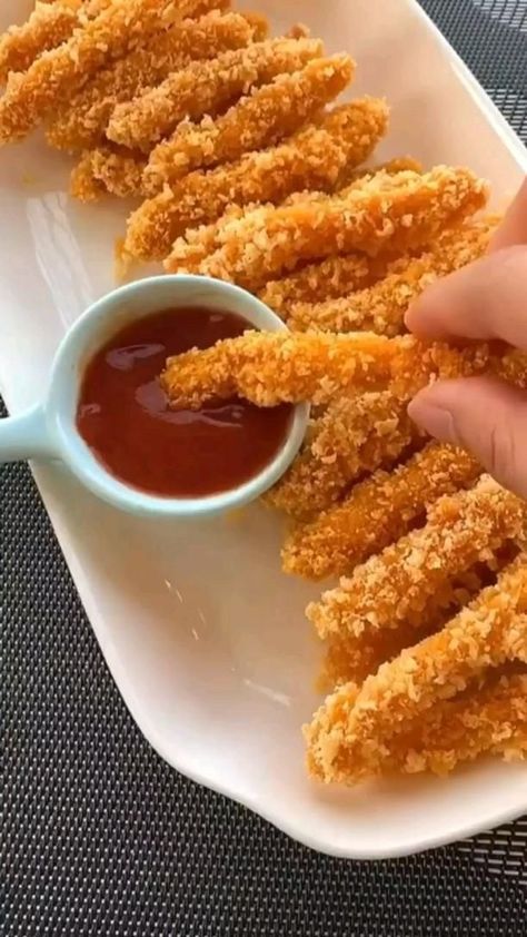 Crispy chicken🍕 Feeling Hungry? 😜 in 2022 Chicken Finger, Chicken Starter Recipes, Resepi Biskut, Vegetarian Fast Food, Tastemade Recipes, Vegetarian Snacks Recipes, Tasty Recipes Videos, Quick Recipes Snacks, Healthy Homemade Recipes