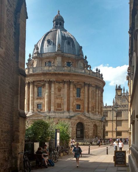 Oxford University Colleges, Said Business School Oxford, Oxford College Aesthetic, Oxford University Aesthetic, Oxford Aesthetic, Future University, Boarding School Aesthetic, Oxford College, College Vision Board