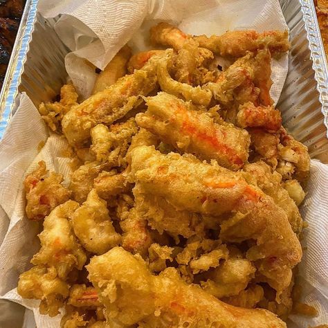 Fried Crab Legs, Fried Lobster Tail, Fried Crab, Crab Legs Recipe, Crab Fries, Fried Lobster, Home Catering, Lobster Recipes, Crab Legs