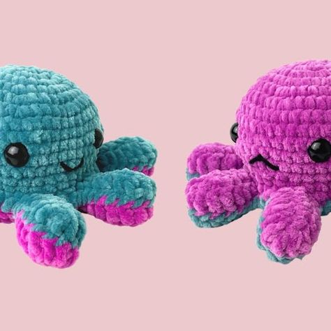 Rose and Lily Amigurumi: Crochet Reversible Octopus - Free Crochet Pattern Octopus Crochet Pattern Free, Reversible Crochet, Reversible Octopus, Crochet Turtle Pattern, Octopus Crochet Pattern, Crochet Octopus, Crochet Turtle, Crochet Animals Free Patterns, Crochet Amigurumi Free Patterns