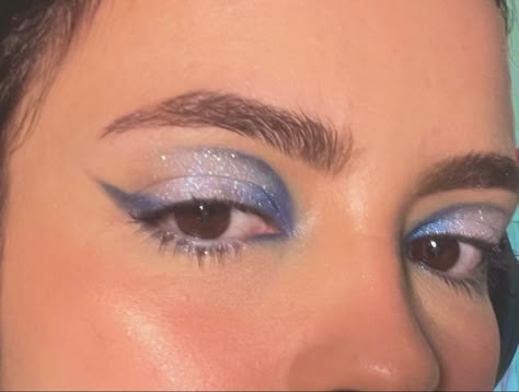 Blue On Brown Eyes, Blue Sparkly Eyeshadow Looks, Dark Blue Silver Makeup, Blue Brown Makeup Look, Stary Eye Makeup, Euphoric Eye Makeup, Midnights Makeup Look, Blue Sparkly Makeup Looks, Aesthetic Blue Makeup Looks