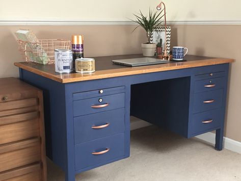 DIY upcycling project #upcycle #navy blue #blue #copper #rust-oleum #desk #chalk paint #ink blue Navy Blue Desk Makeover, Refurbished Office Desk, Blue Desk Office, Lawyers Desk, Navy Blue Desk, Painted Metal Desks, Blue Office Desk, Desk Upcycle, Navy Desk