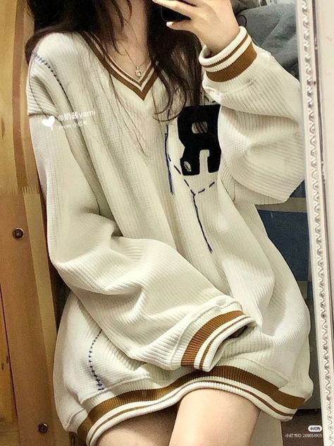 Oversized Hoodie Outfit, Winter Outfits Korean, Pajamas Aesthetic, Casual Pullover Sweater, Sweater Preppy, Plus Size Pullover, V Neck Pullover, Korean Casual Outfits, Pullover Outfit