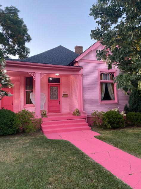 Pink House Stuff, Pink Garden Room, Pink House White Trim, Pink House Ideas, Pink And Black House Next To Each Other, Pink Bungalow, Y2k House Exterior, Pink Aesthetic House, Pink Asthetics House